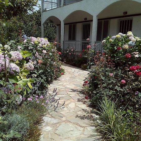 פרבזה Margarita Apartments מראה חיצוני תמונה